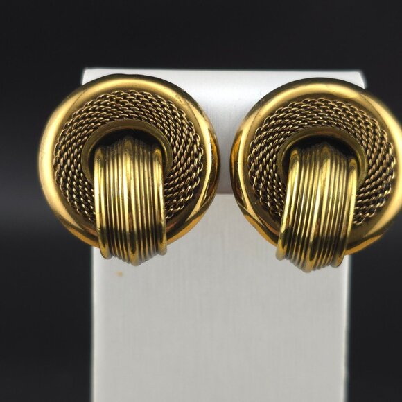 Bulatti Jewelry - Vintage Bulatti Gold-Tone Textured Knot Clip-On Earrings Classic